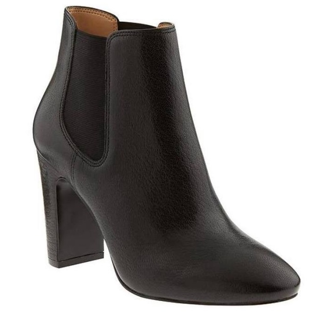 Leather Chelsea Boot in Black